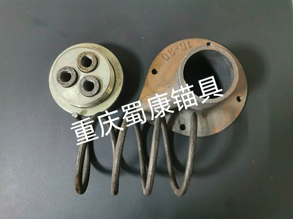 低回缩锚具